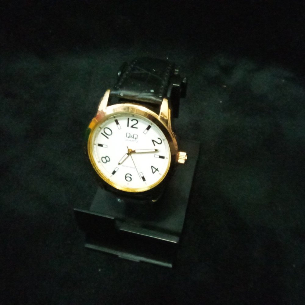 Working Pre-Loved Q&Q Quartz Mens Watch Gold Tone